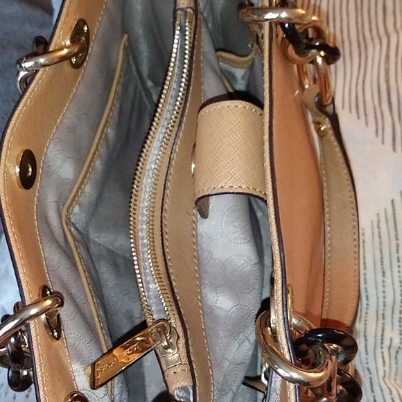 Michael Kors leather bag - Picture 4 of 9